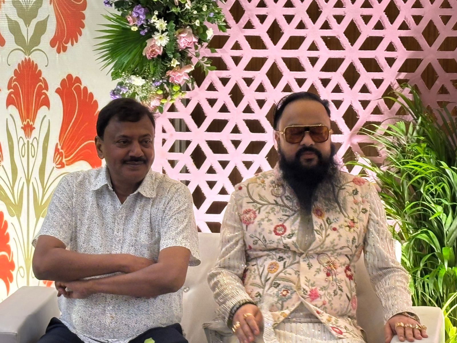 অভিনেতাদের তালিকা ও শুটিং লোকেশন: ছবিতে অভিনয় করছেন অনির্বাণ চক্রবর্তী, রেশমী সেন, প্রদীপ ভট্টাচার্য, অনন্যা বন্দ্যোপাধ্যায়, পার্থ ভৌমিক, দেবাশিস মণ্ডল, রাজদীপ ঘোষ ও পরিচালক কৌশিক গঙ্গোপাধ্যায় নিজে। ঝাড়খণ্ডের দেওঘর, মধুপুরসহ নানা জায়গায় হবে শুটিংয়ের বড় অংশ।
